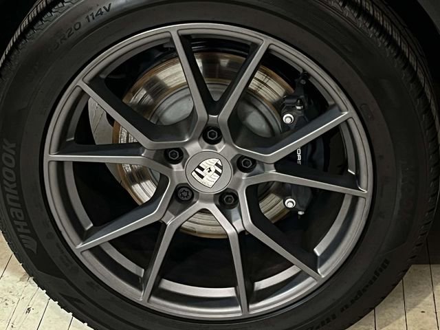 Certified 2025 Porsche Cayenne image 14