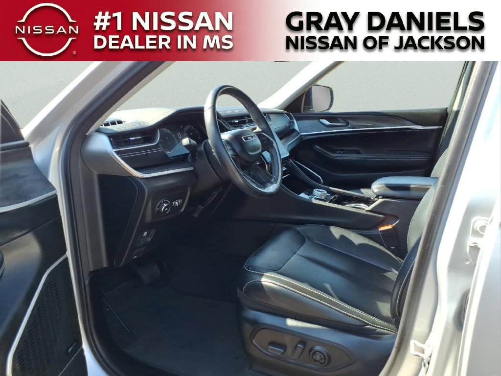 Used 2021 Jeep Grand Cherokee L Limited AWD/4WD image 24