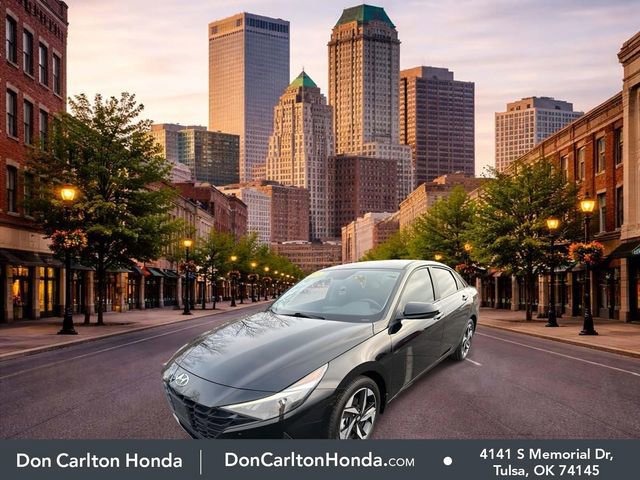 Used 2023 Hyundai Elantra SEL w/ Convenience Package image 3