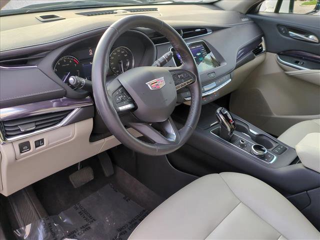 Used 2022 Cadillac XT4 Luxury w/ Driver Awareness Package image 10