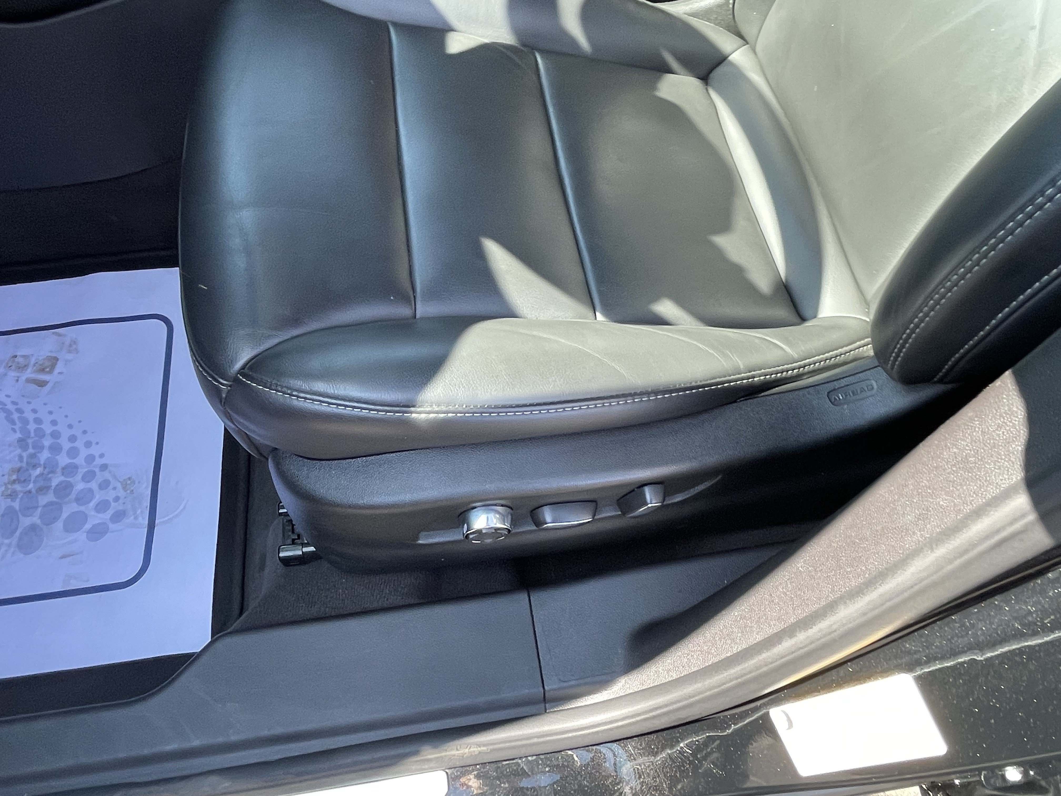 Used 2024 Cadillac XT4 Premium Luxury AWD/4WD image 18