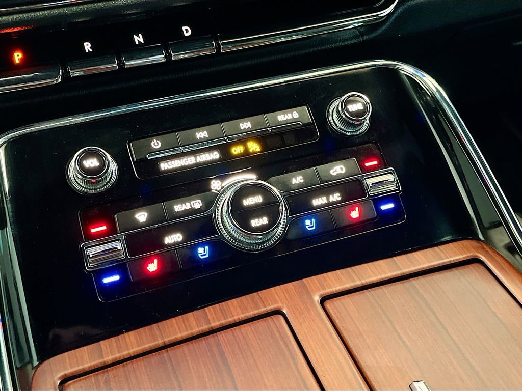 Used 2024 Lincoln Navigator Reserve image 16