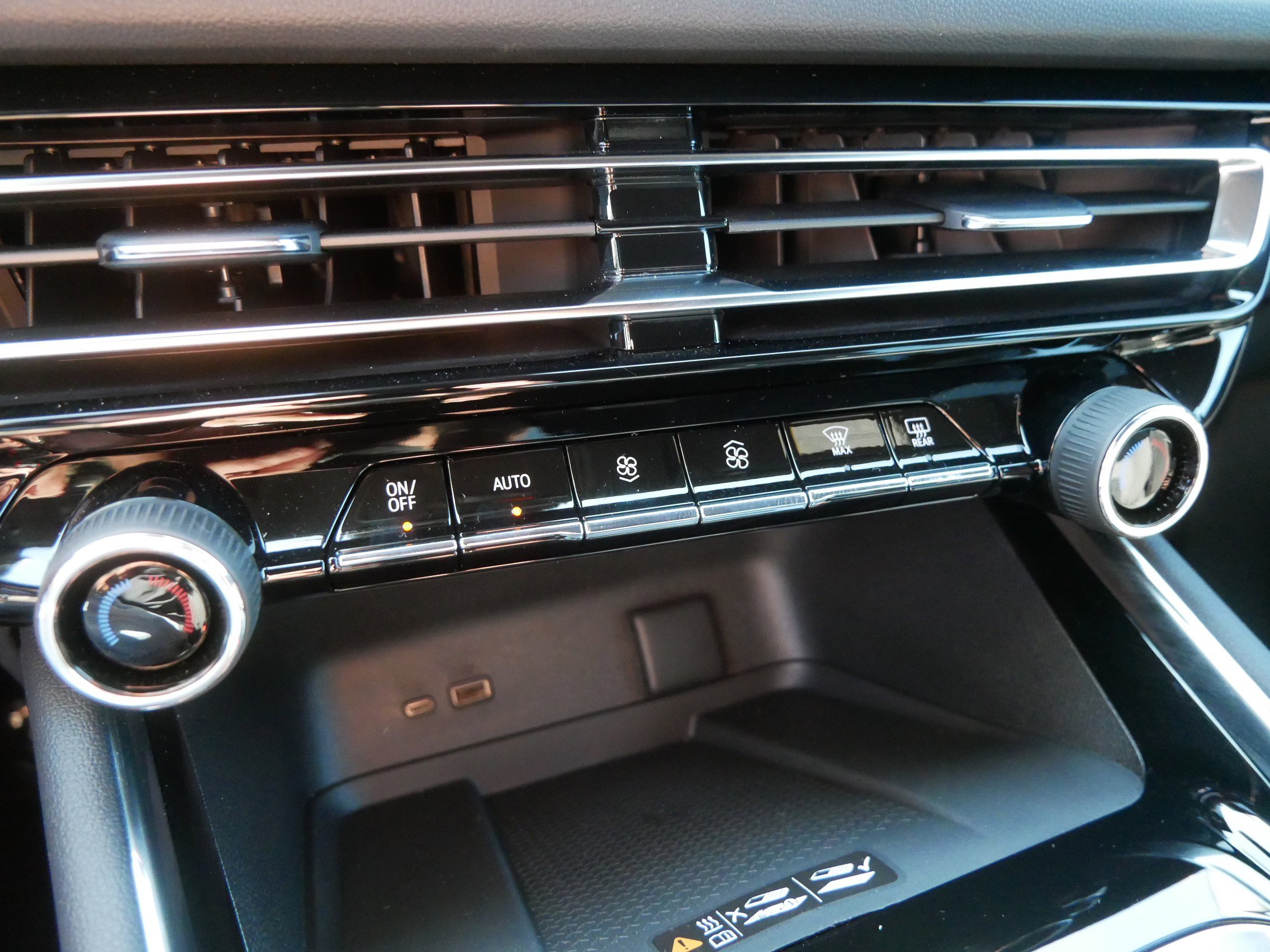 Used 2025 Chevrolet Traverse LT image 27