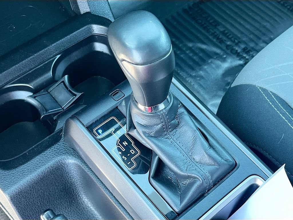 Used 2023 Toyota Tacoma TRD Off-Road w/ Advanced Technology Package AWD/4WD image 17