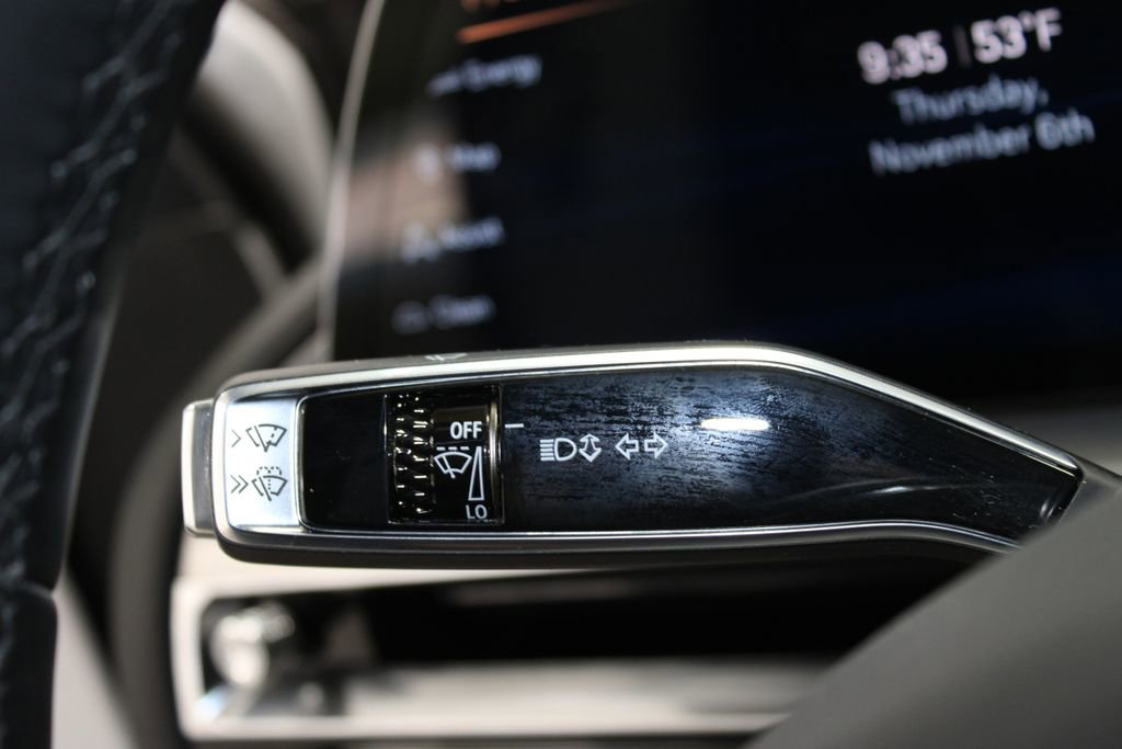 Used 2024 Cadillac Lyriq Luxury image 38