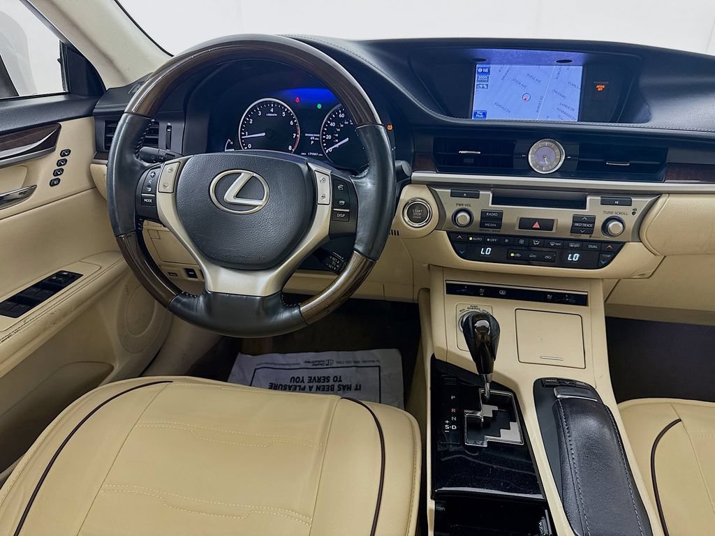 Used 2013 Lexus ES 350 w/ Luxury Pkg FWD image 29