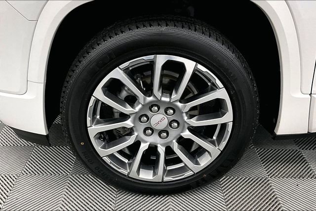 Used 2023 GMC Acadia Denali w/ Denali Ultimate Package FWD image 10