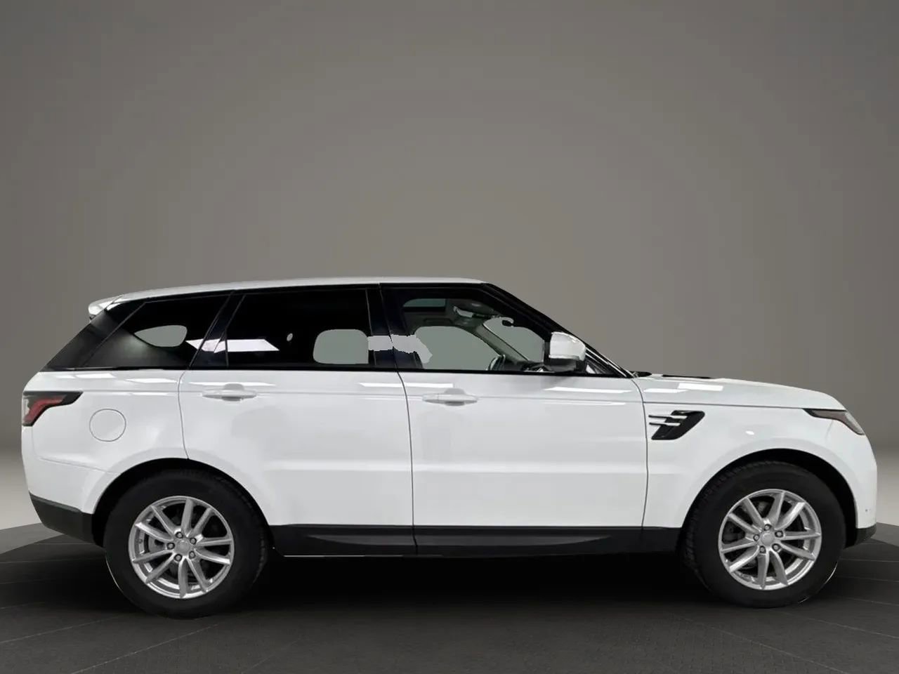 Used 2018 Land Rover Range Rover Sport SE image 6
