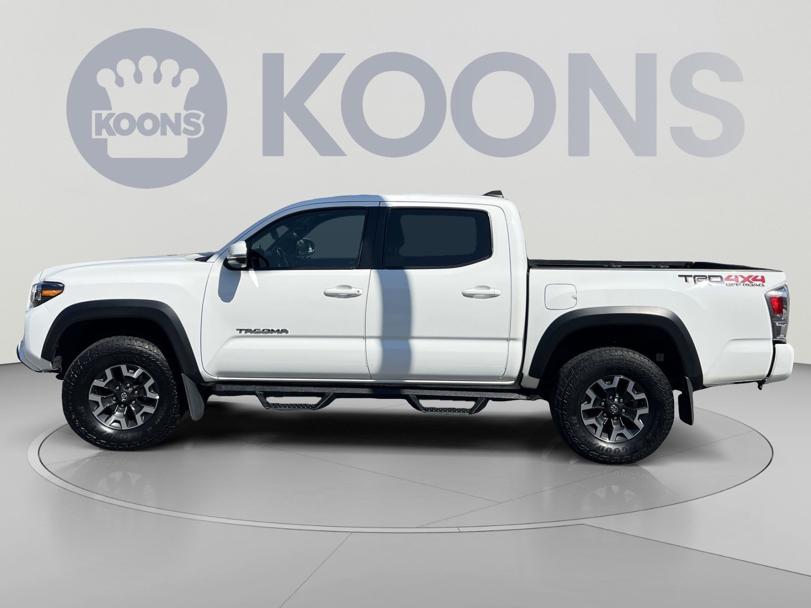Used 2023 Toyota Tacoma TRD Off-Road w/ Technology Package AWD/4WD image 2