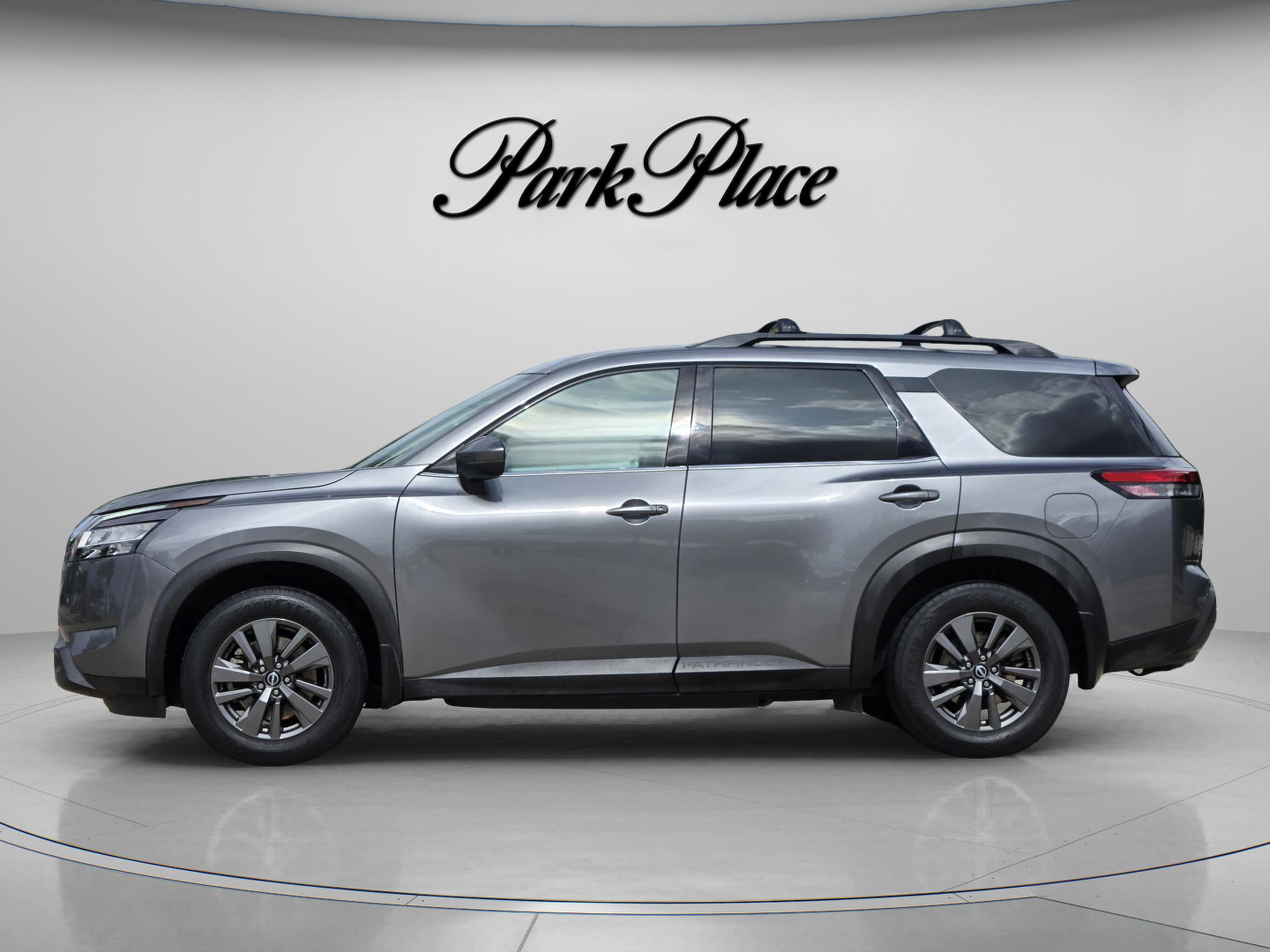 Used 2022 Nissan Pathfinder SV w/ SV Premium Package AWD/4WD image 2