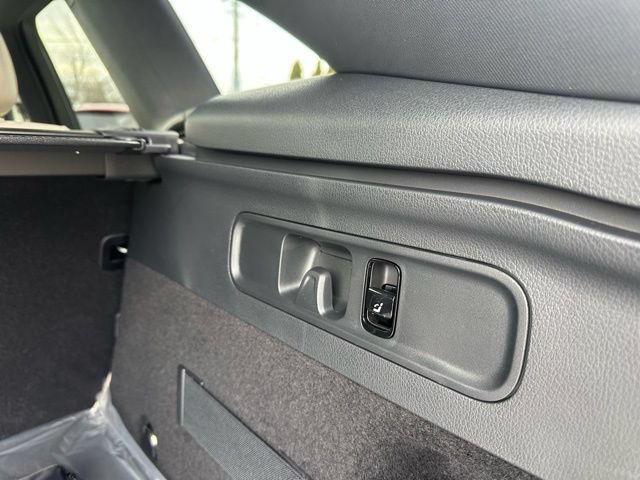New 2026 Mercedes-Benz GLC 300 4MATIC image 37
