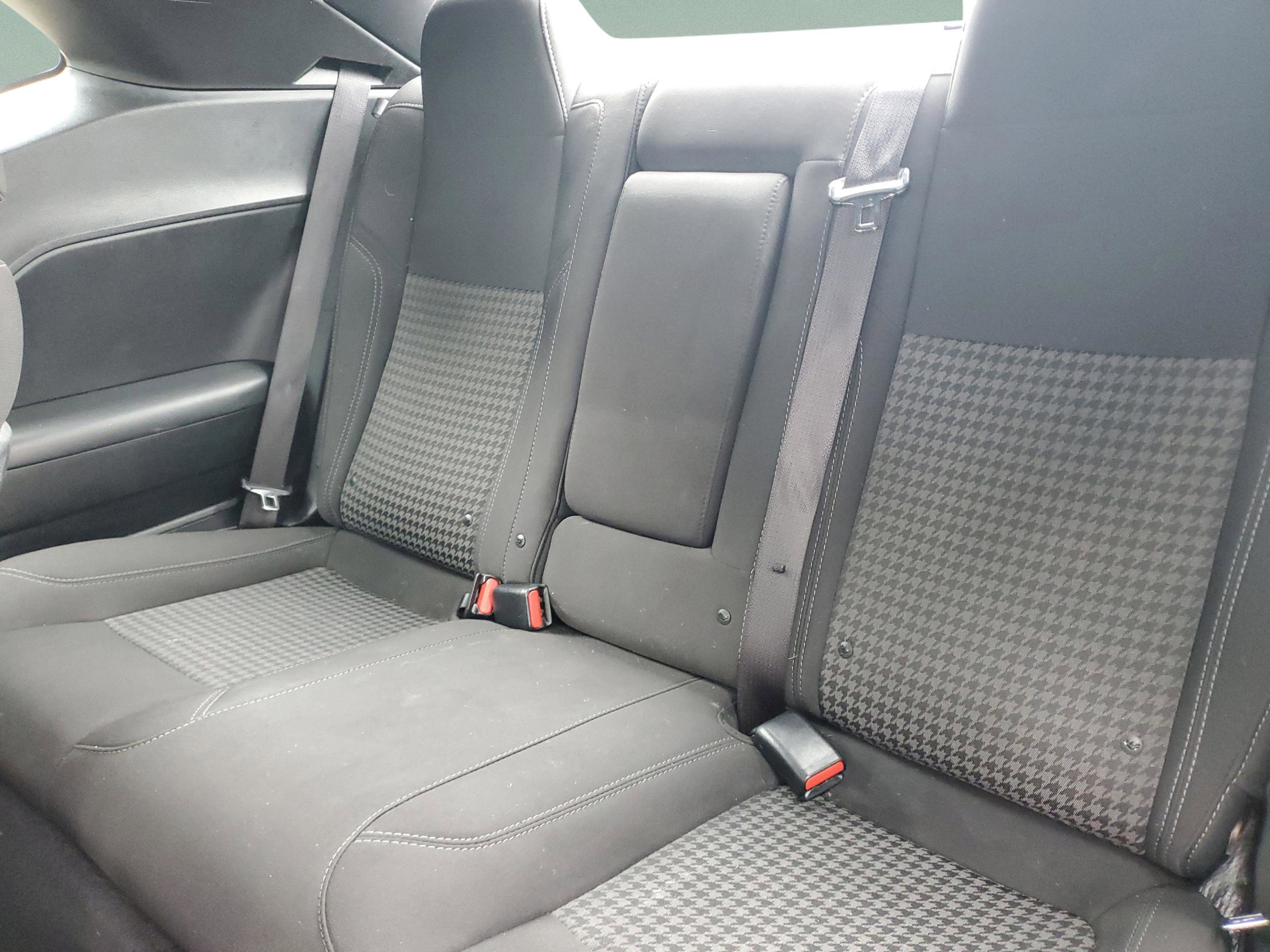 Used 2019 Dodge Challenger SXT image 6