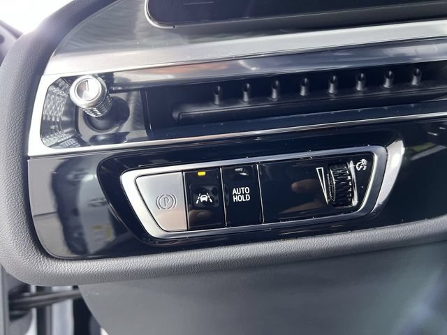 Certified 2024 Cadillac Lyriq Sport RWD image 18