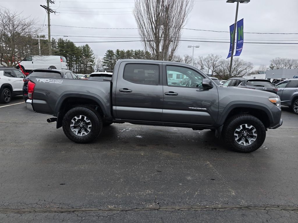 Used 2016 Toyota Tacoma TRD Off-Road w/ Towing Package image 9