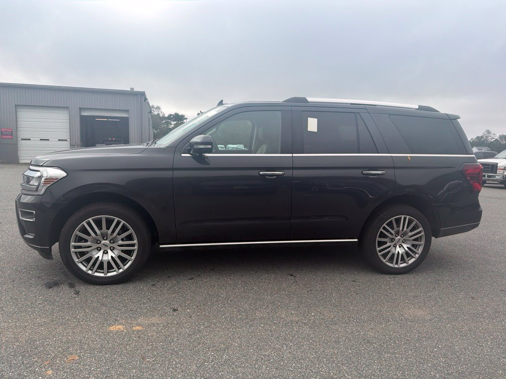 Used 2023 Ford Expedition Limited AWD/4WD image 4