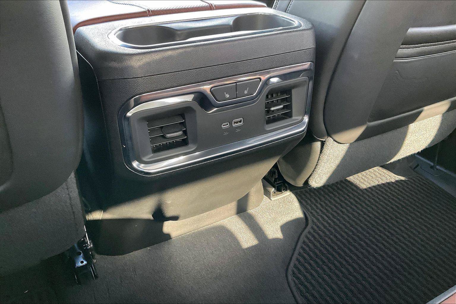Used 2024 GMC Sierra 2500 Denali Ultimate AWD/4WD image 33