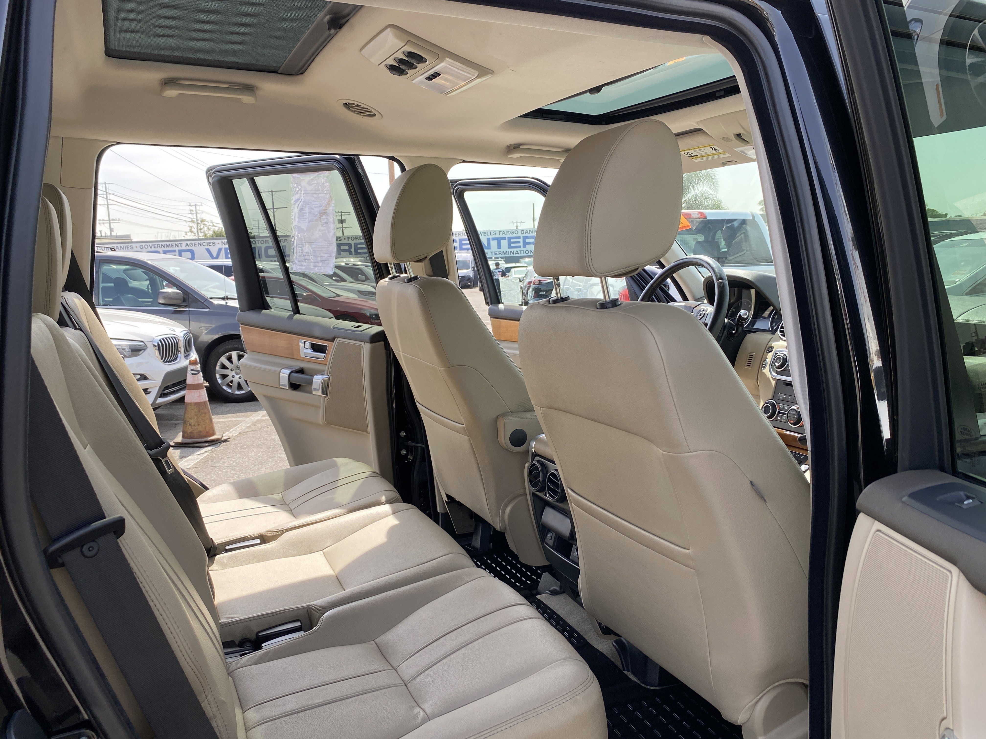 Used 2014 Land Rover LR4 HSE image 24