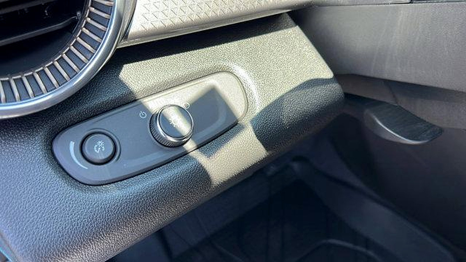 New 2025 Chevrolet Trax ACTIV w/ Driver Confidence Package image 28