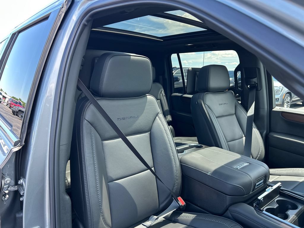 New 2026 GMC Yukon XL Denali w/ Denali Reserve Package AWD/4WD image 38