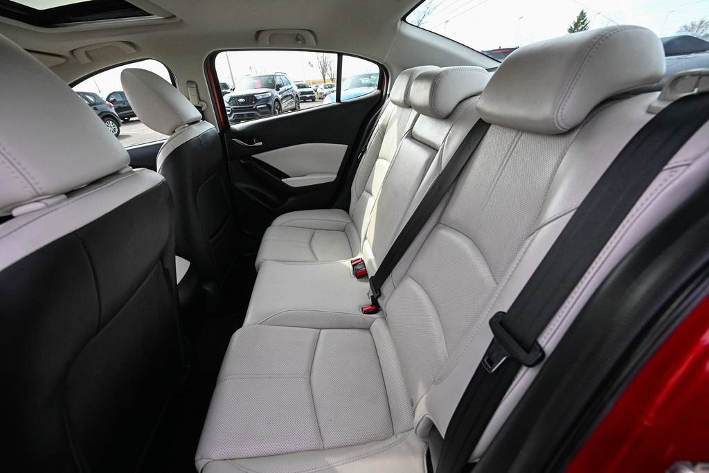 Used 2018 MAZDA MAZDA3 Grand Touring w/ Premium Equipment Package image 20