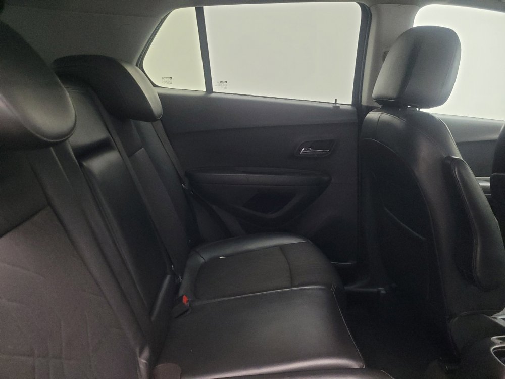 Used 2020 Chevrolet Trax LT w/ LT Convenience Package image 19