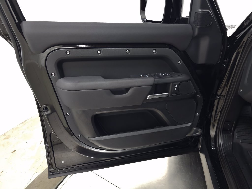 Certified 2025 Land Rover Defender 110 S AWD/4WD image 15