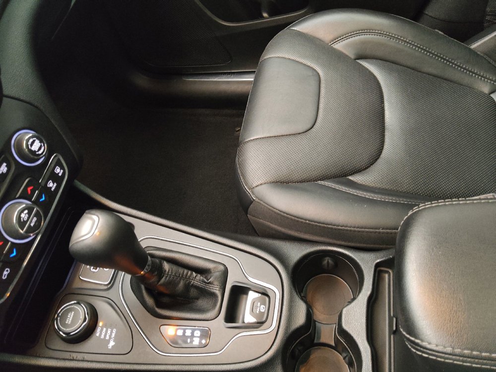 Used 2019 Jeep Cherokee High Altitude AWD/4WD image 26