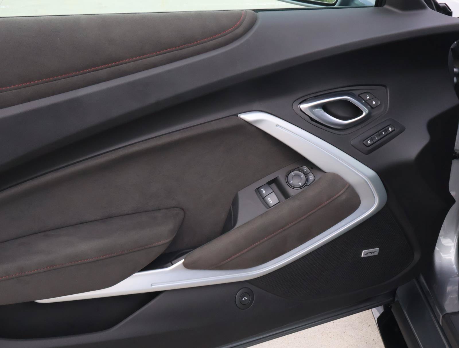 Used 2019 Chevrolet Camaro ZL1 RWD image 13
