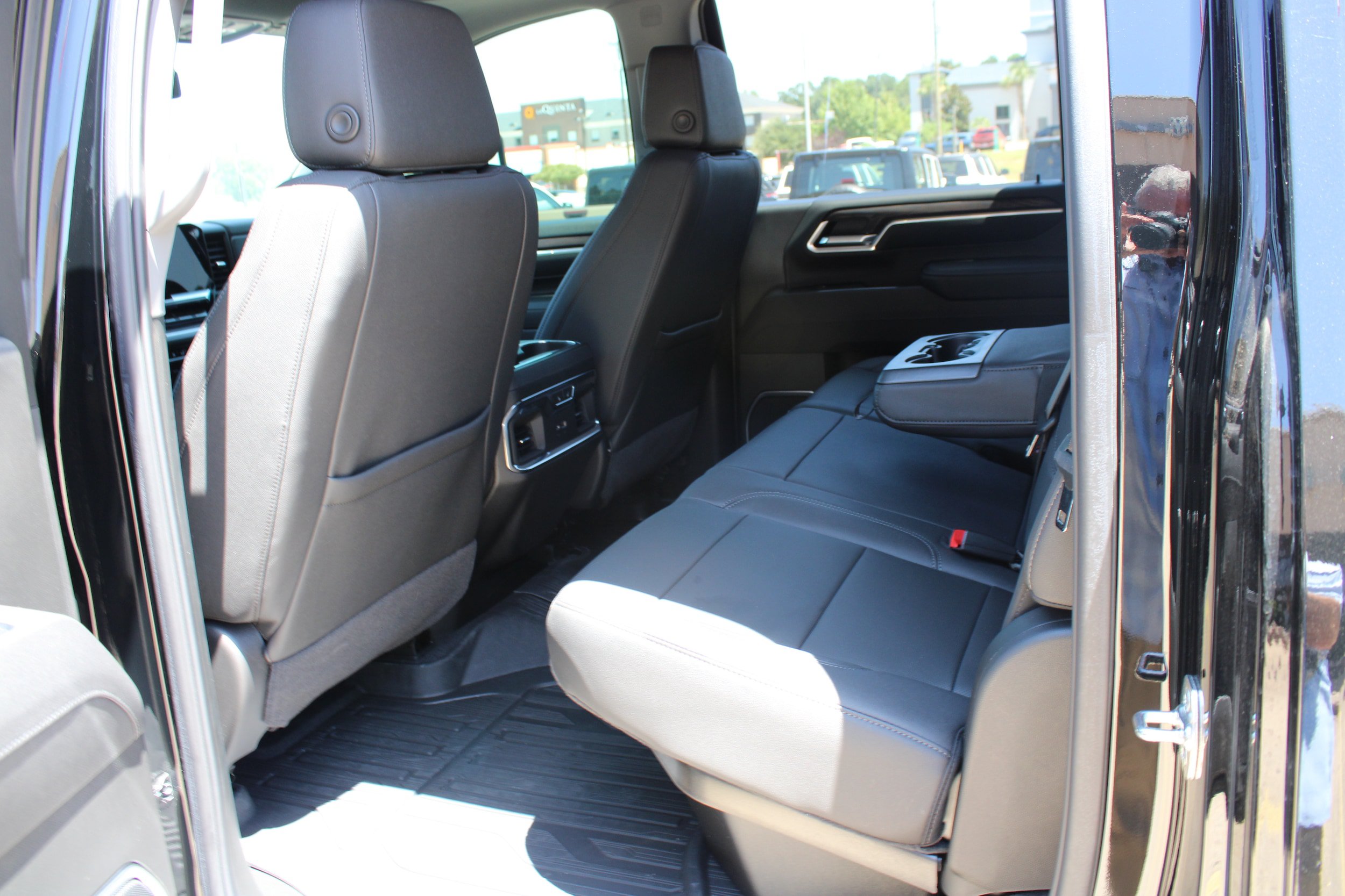 Used 2026 GMC Sierra 2500 SLT w/ SLT Premium Package AWD/4WD image 17