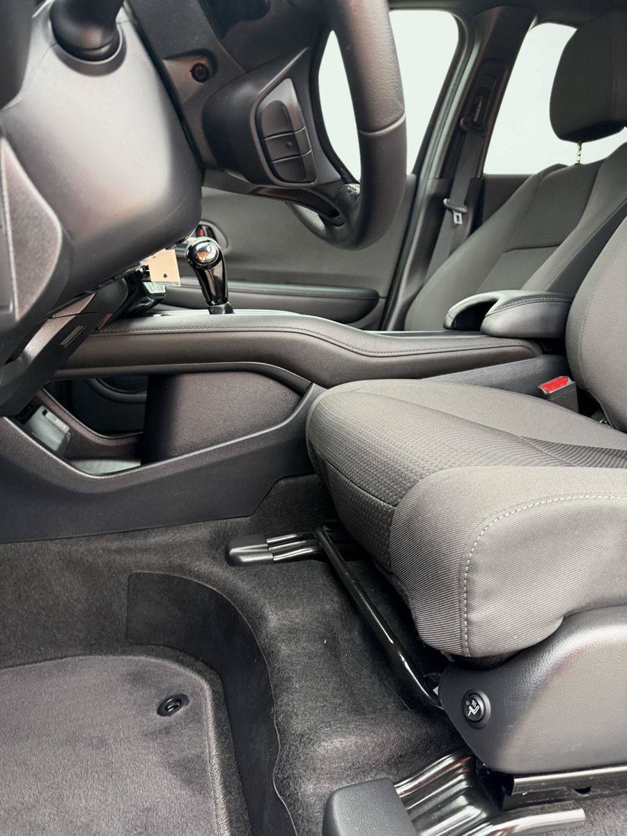 Used 2022 Honda HR-V Sport image 5