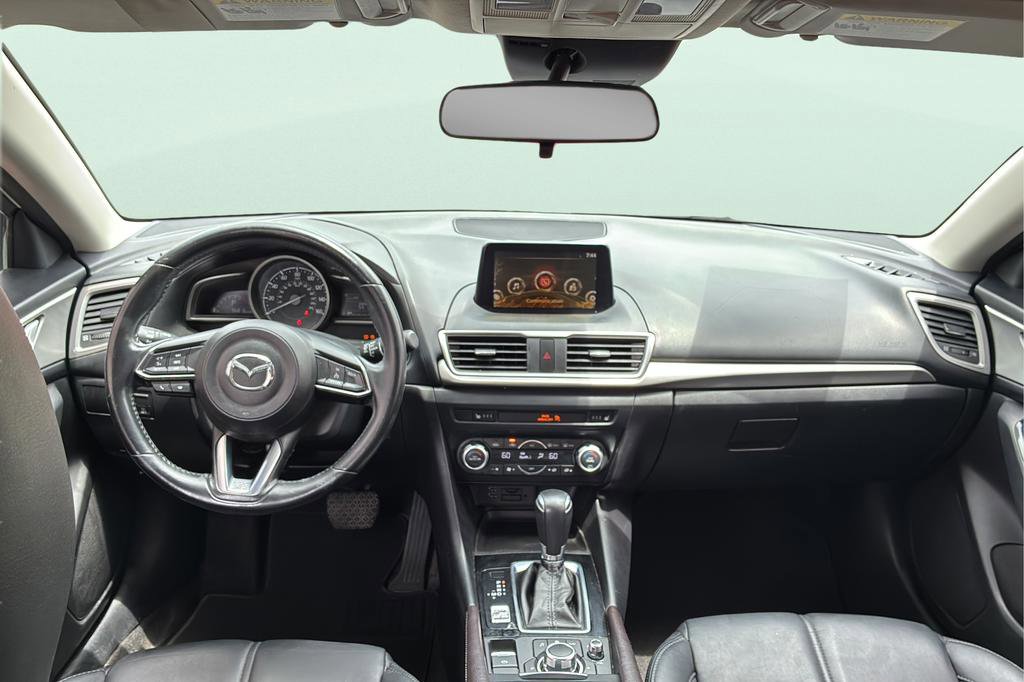 Used 2018 MAZDA MAZDA3 Touring FWD image 15