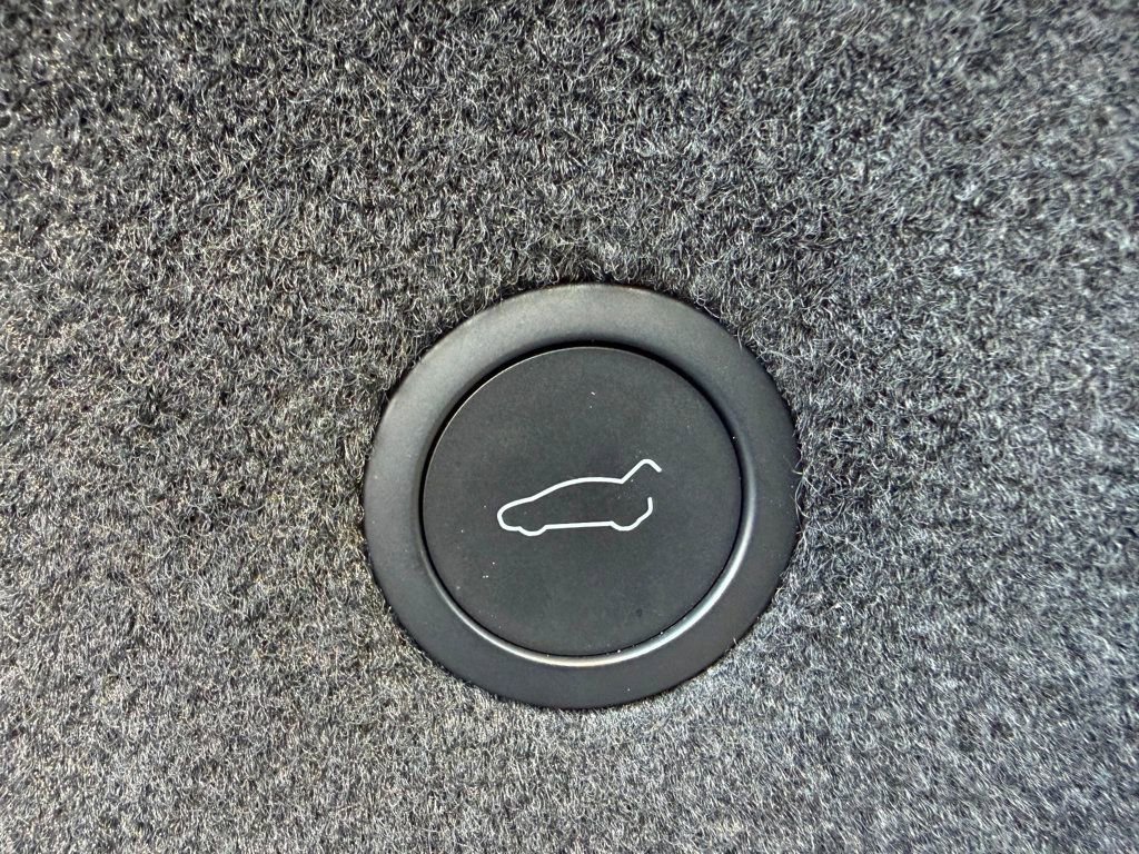 Used 2022 Tesla Model S Plaid image 28