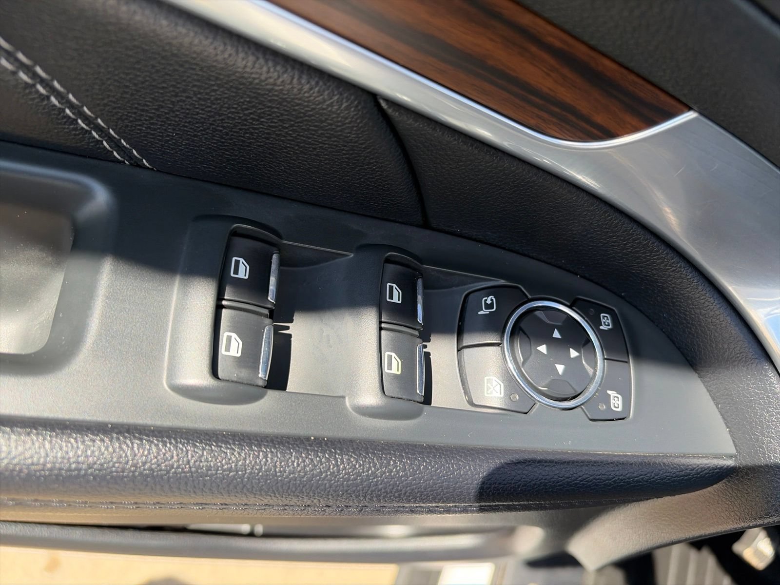 Used 2017 Ford Explorer Limited FWD image 13