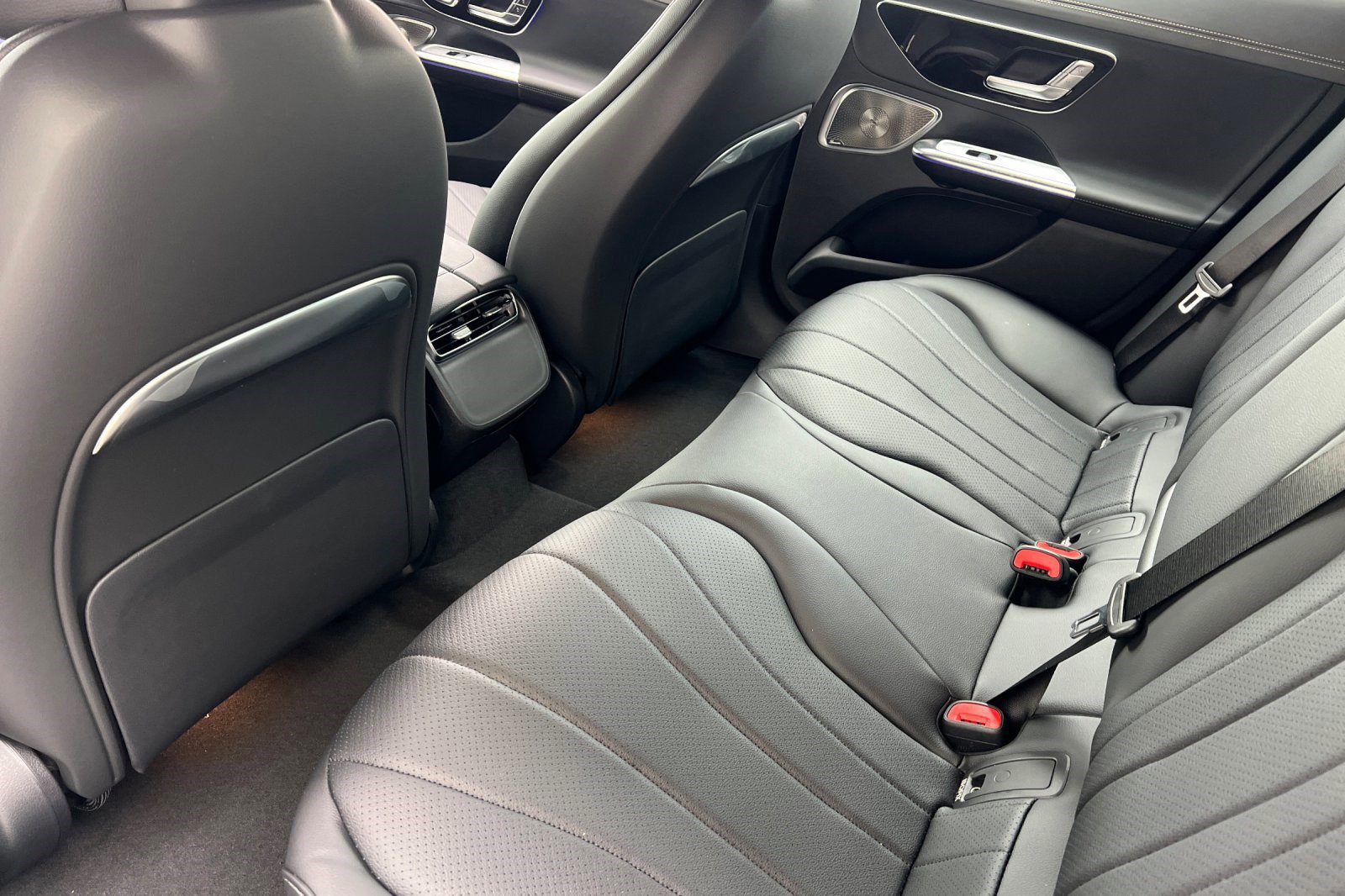 New 2025 Mercedes-Benz EQE 350+ 4MATIC Sedan image 21