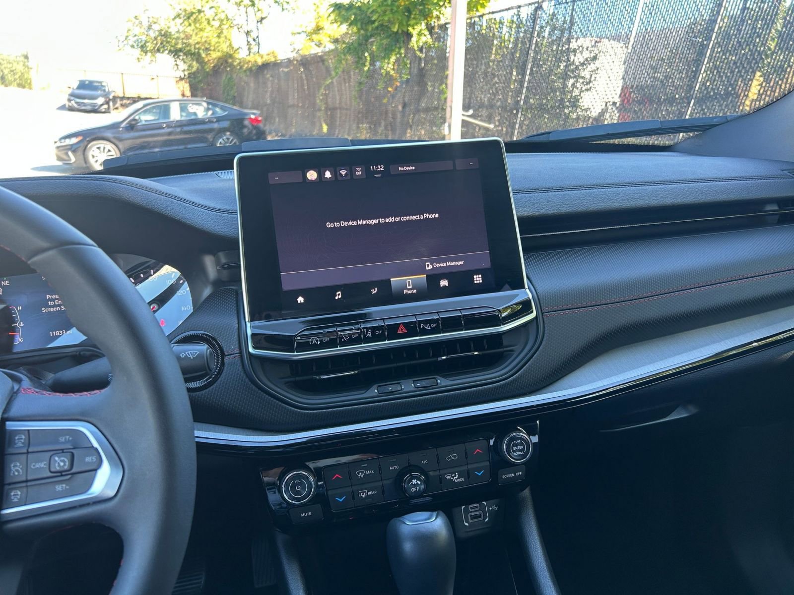 Used 2025 Jeep Compass Trailhawk image 18