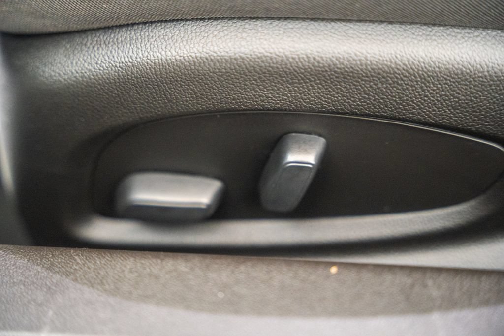 Used 2023 Chevrolet Camaro LT RWD image 36