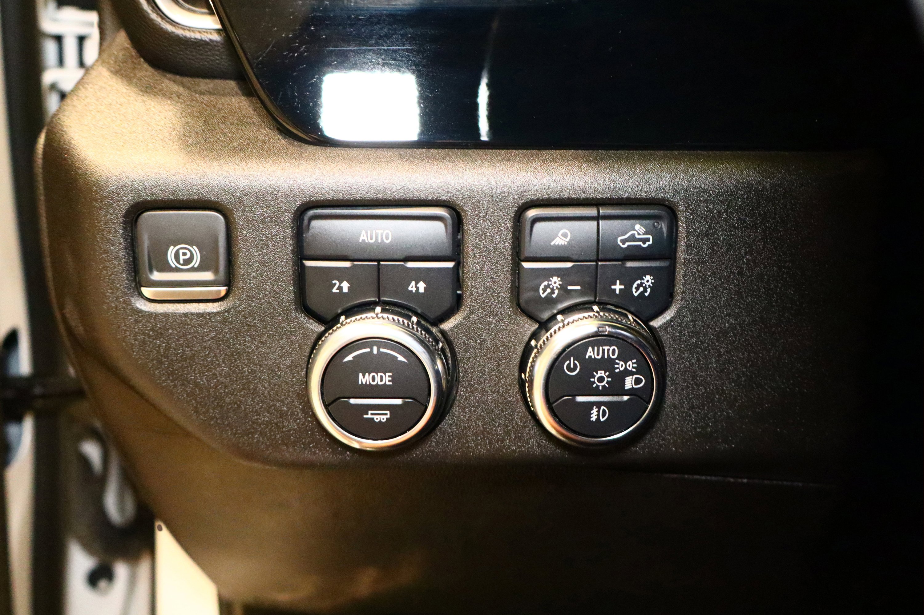 Used 2024 GMC Sierra 1500 SLT image 40