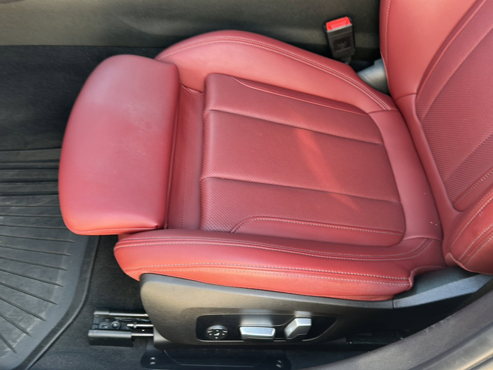 Certified 2023 BMW 330i Sedan w/ Premium Package image 15