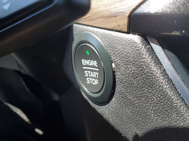 Used 2020 Ford Escape Titanium AWD/4WD image 16