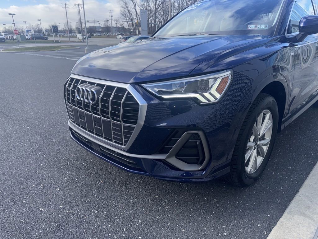 Certified 2025 Audi Q3 2.0T Premium Plus w/ Premium Plus Package AWD/4WD image 32