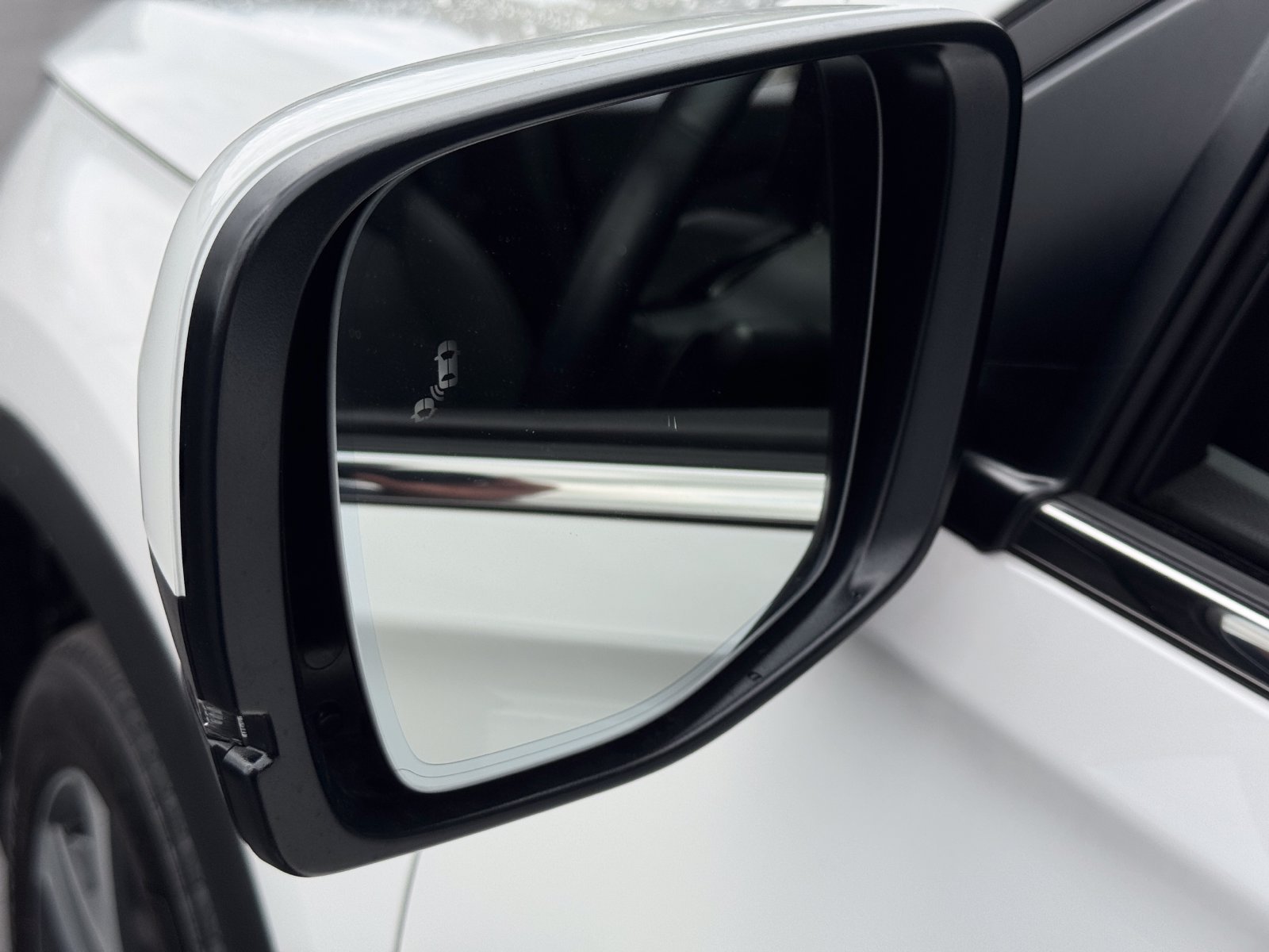 Used 2025 Honda Pilot Elite image 34