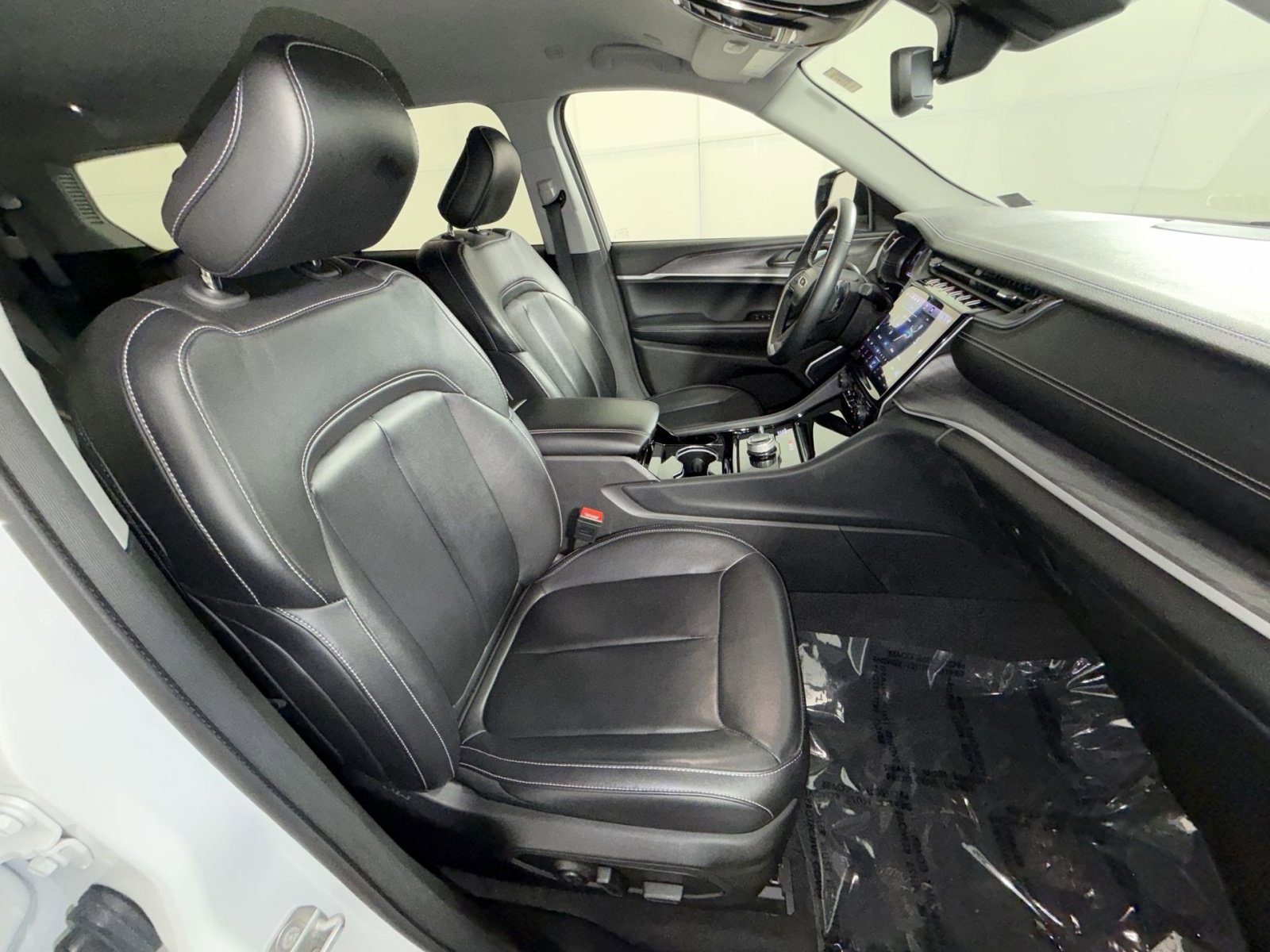 Used 2022 Jeep Grand Cherokee L Limited image 27