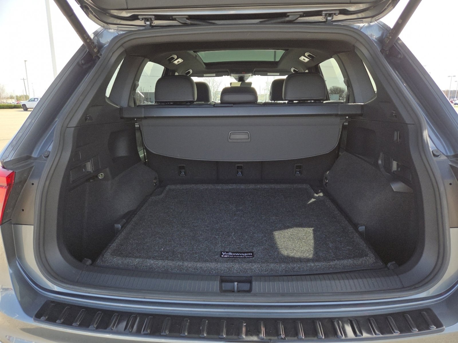 Used 2022 Volkswagen Tiguan SEL R-Line image 20