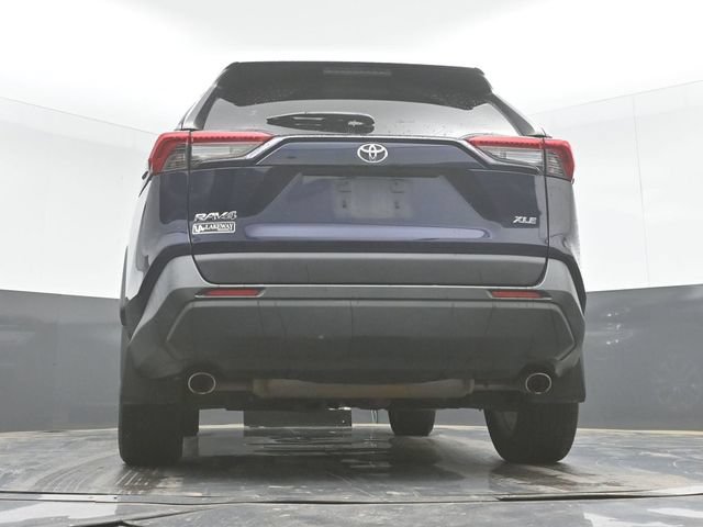 Used 2019 Toyota RAV4 XLE Premium FWD image 32
