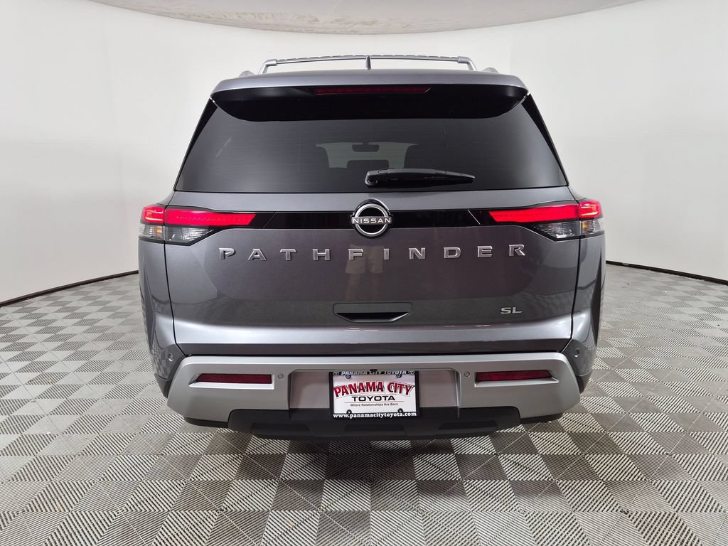 Used 2025 Nissan Pathfinder SL FWD image 4