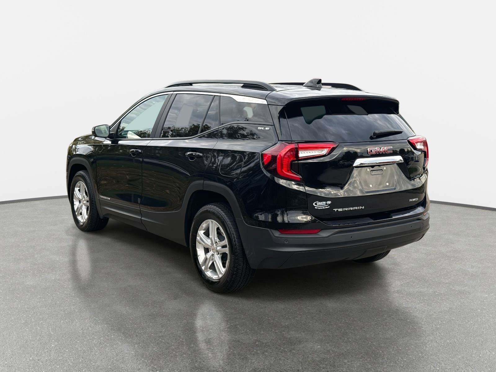 Used 2022 GMC Terrain SLE w/ Driver Convenience Package image 7