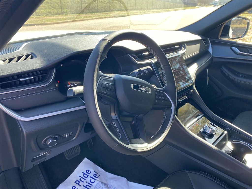 New 2025 Jeep Grand Cherokee L Altitude image 15
