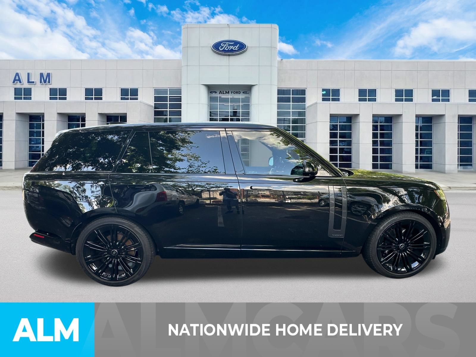 Used 2024 Land Rover Range Rover Long Wheelbase Autobiography AWD/4WD image 4