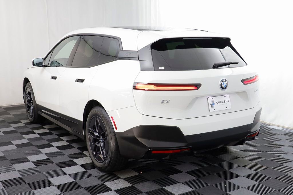 Used 2025 BMW iX xDrive50 image 16