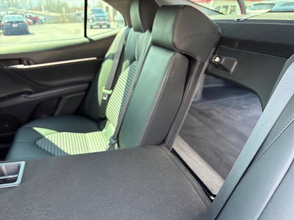 Used 2019 Toyota Camry SE w/ Audio Package FWD image 9